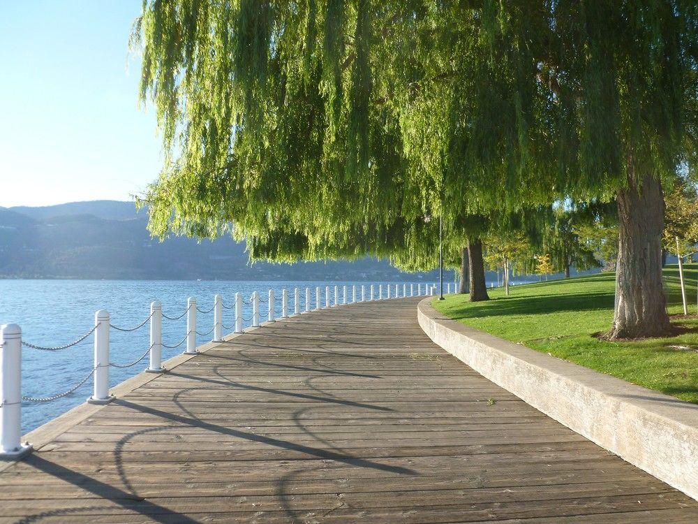 The Royal Kelowna - Bellstar Hotels & Resorts Экстерьер фото