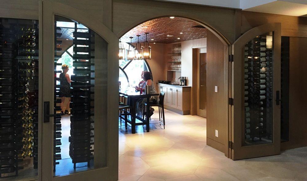 The Royal Kelowna - Bellstar Hotels & Resorts Экстерьер фото
