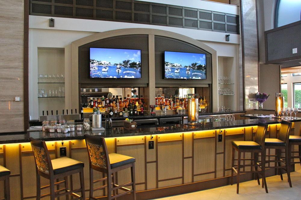 The Royal Kelowna - Bellstar Hotels & Resorts Экстерьер фото