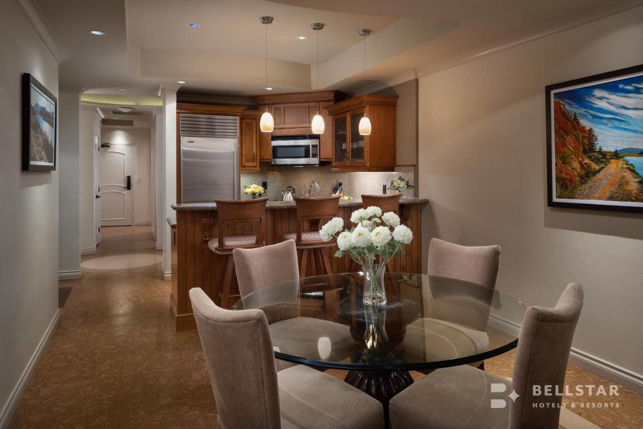The Royal Kelowna - Bellstar Hotels & Resorts Экстерьер фото