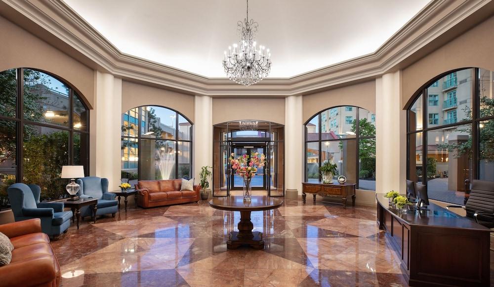 The Royal Kelowna - Bellstar Hotels & Resorts Экстерьер фото