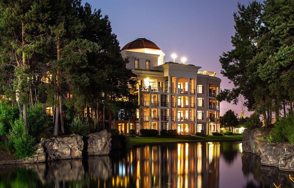 The Royal Kelowna - Bellstar Hotels & Resorts Экстерьер фото