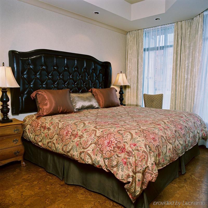 The Royal Kelowna - Bellstar Hotels & Resorts Номер фото