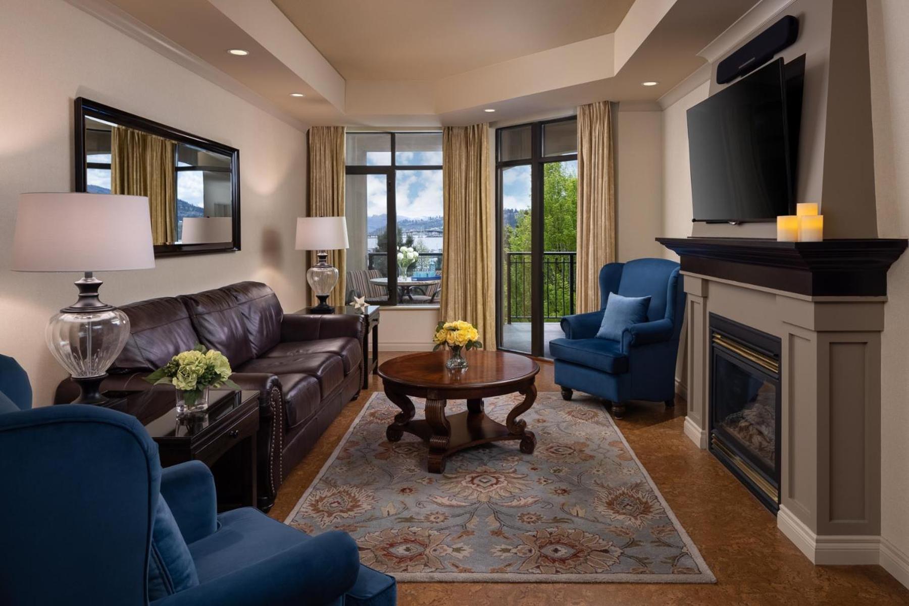 The Royal Kelowna - Bellstar Hotels & Resorts Экстерьер фото